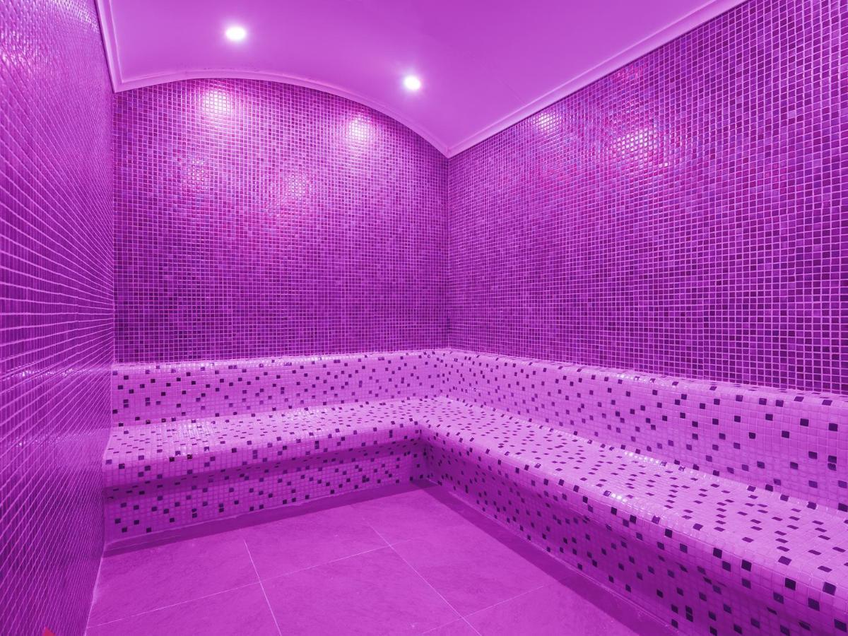 Holiday Inn Antalya - Lara By Ihg Kültér fotó A modern Turkish bath
