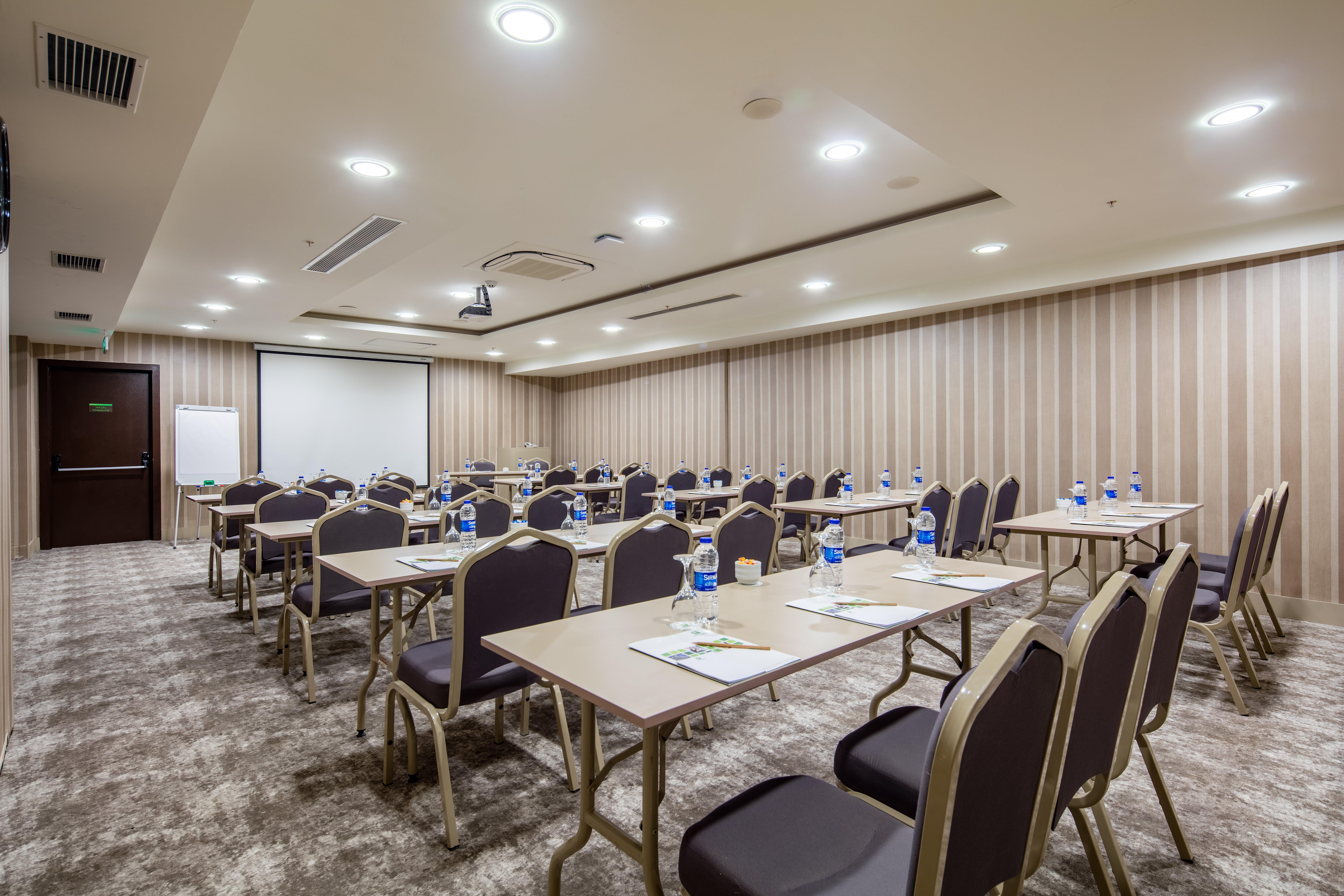 Holiday Inn Antalya - Lara By Ihg Kültér fotó Meeting room