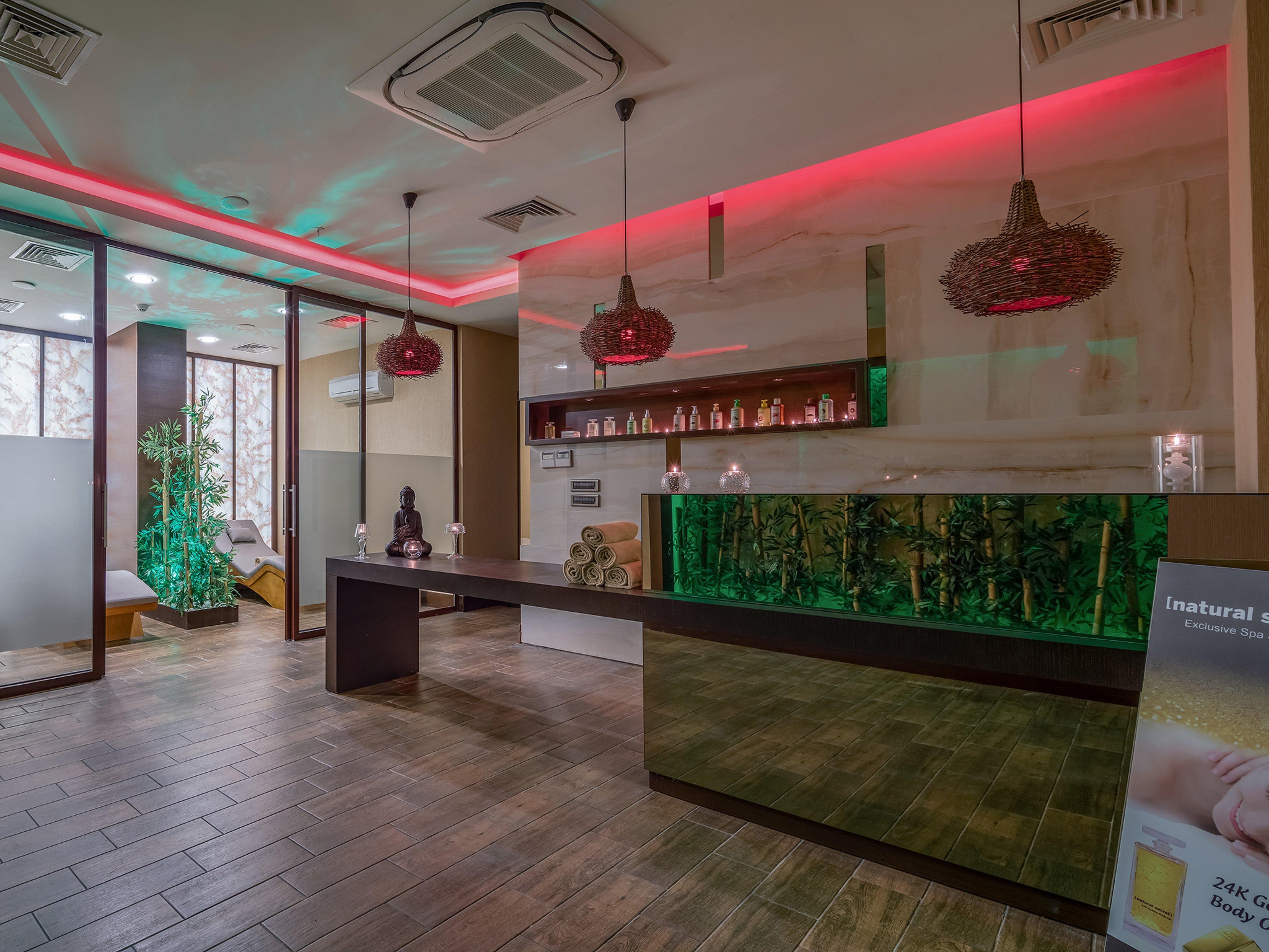 Holiday Inn Antalya - Lara By Ihg Kültér fotó Reception area of a spa in Warsaw, Poland