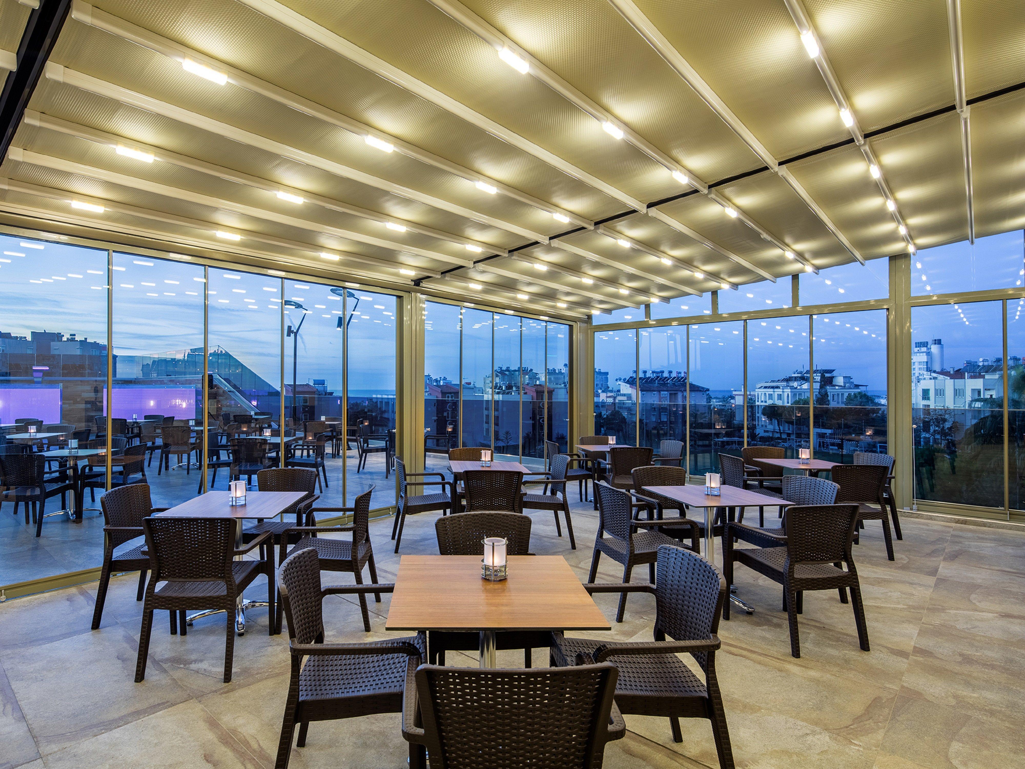 Holiday Inn Antalya - Lara By Ihg Kültér fotó The restaurant