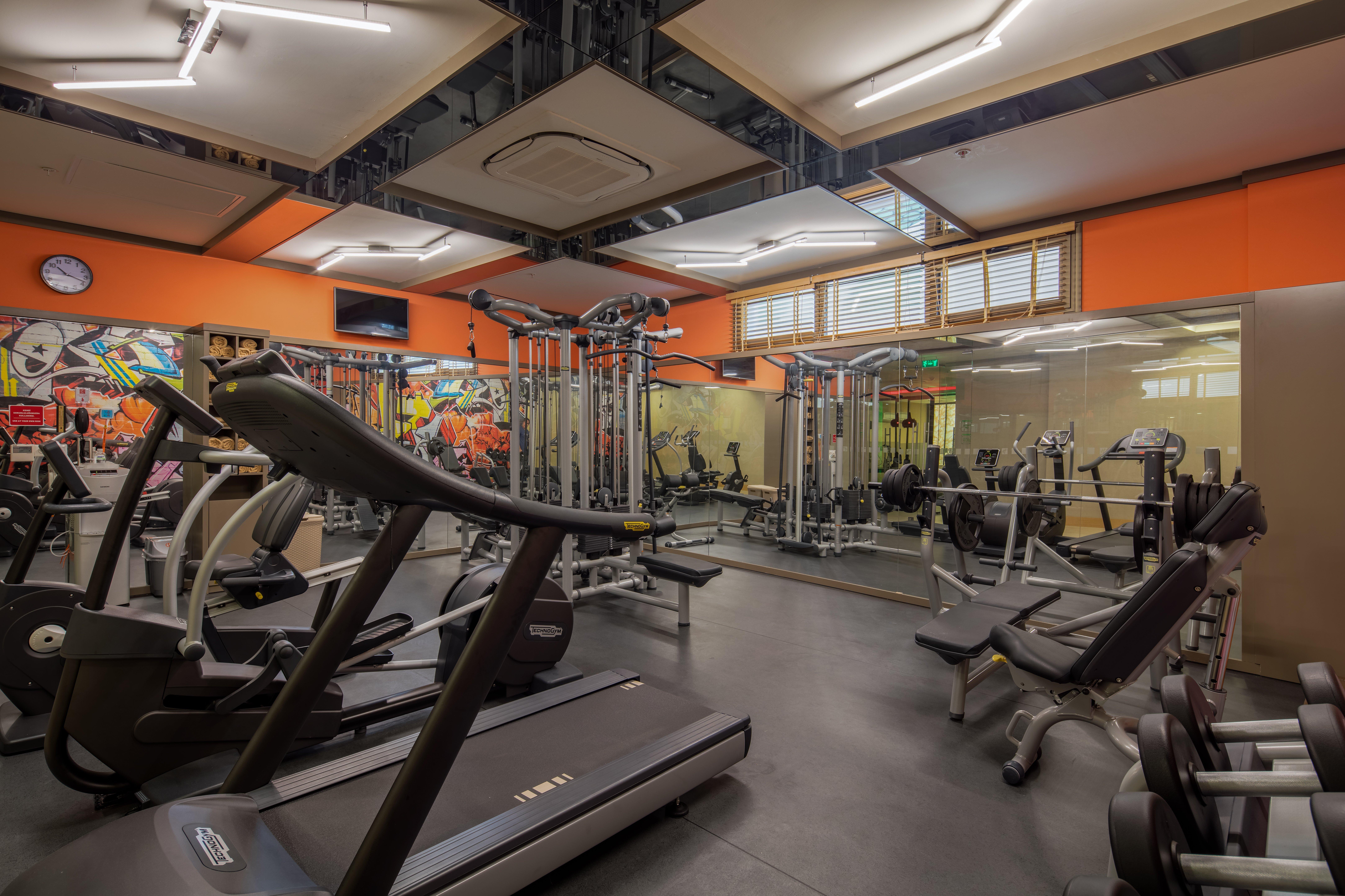 Holiday Inn Antalya - Lara By Ihg Kültér fotó The gym at the hotel