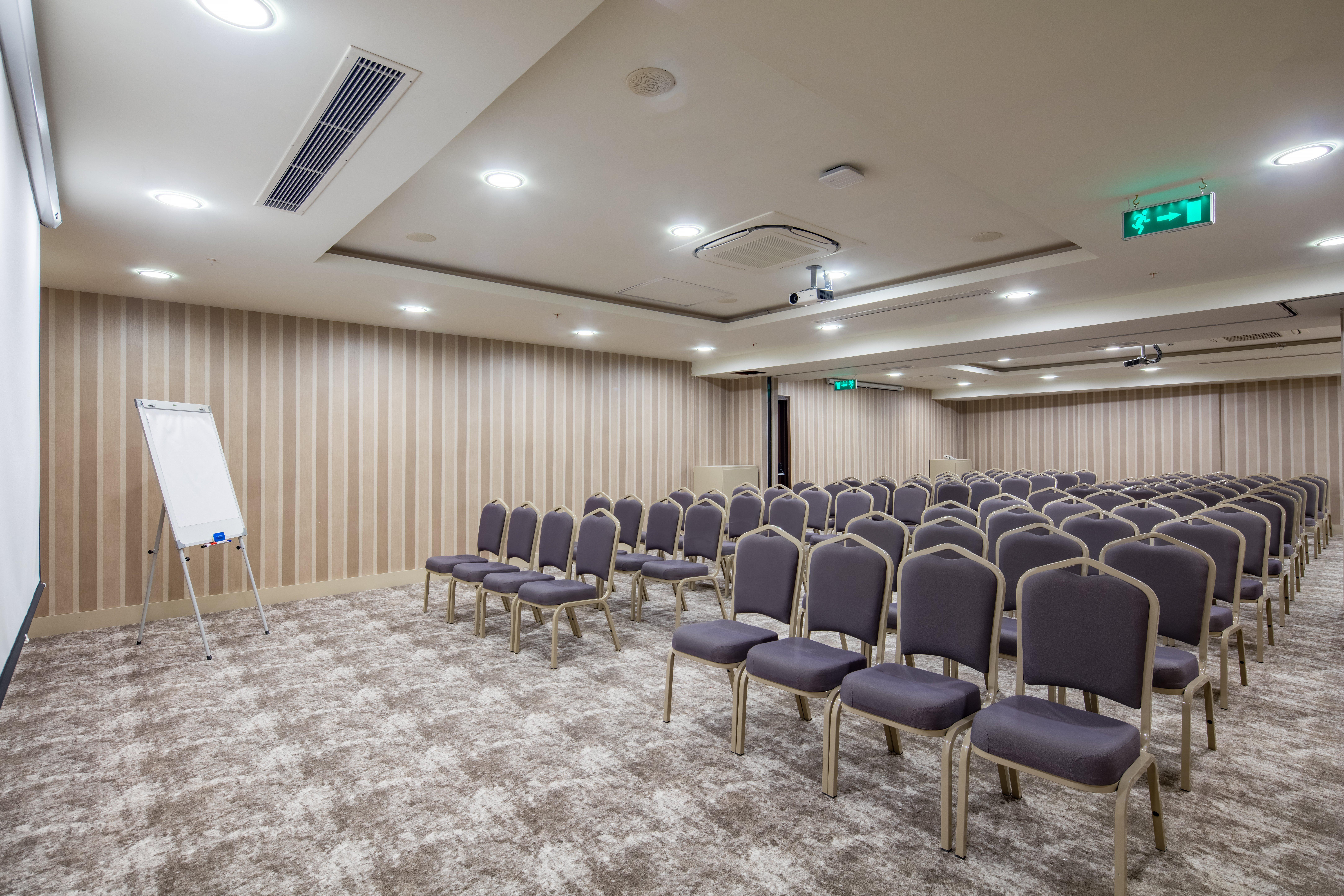 Holiday Inn Antalya - Lara By Ihg Kültér fotó Meeting room